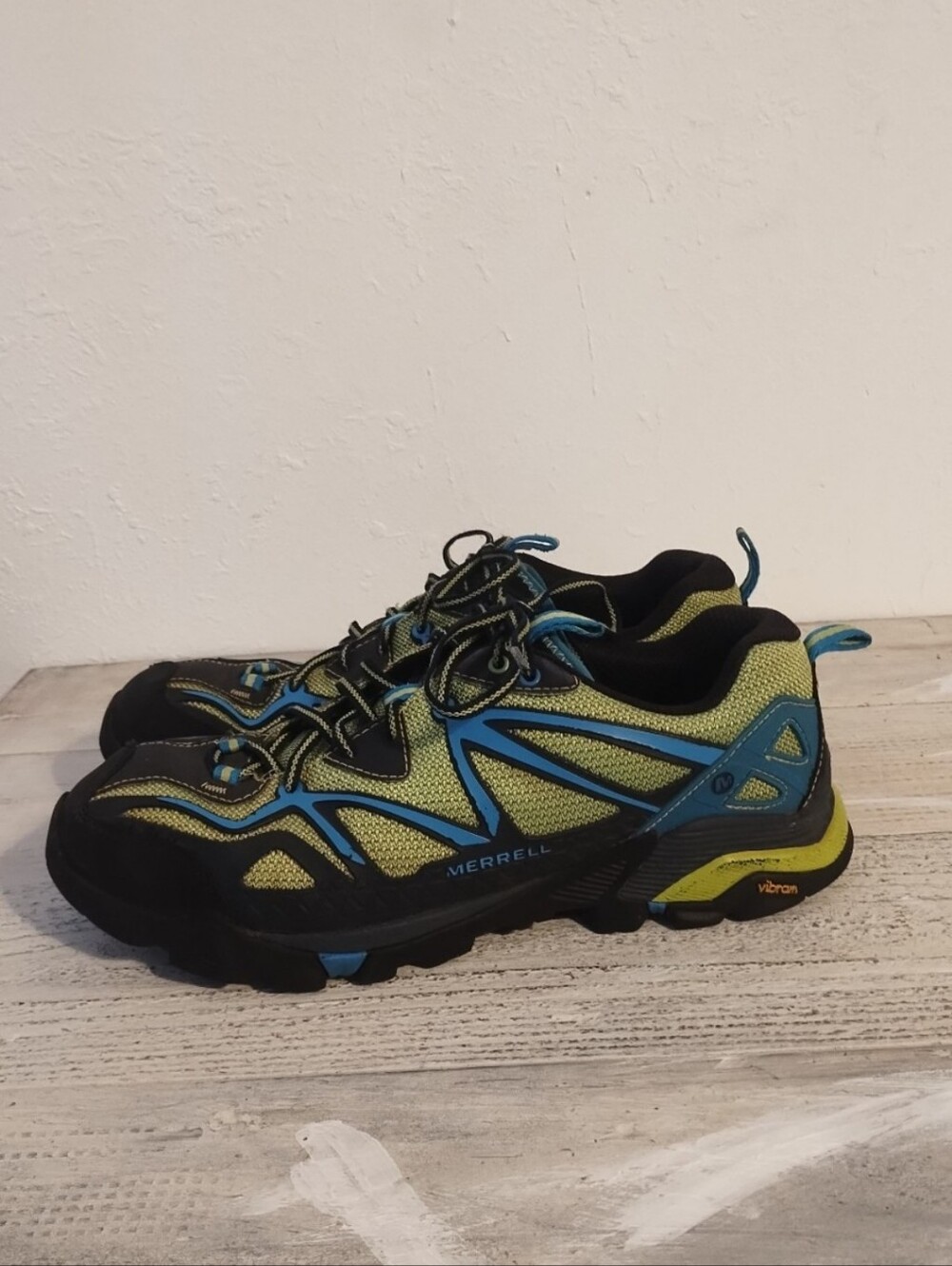 merrell capra sport hiking shoe( U.S.A size 10.5men) black and lime green used